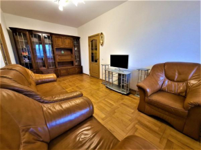82-Avenue Apartment